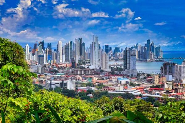 Hiring employees in Panama